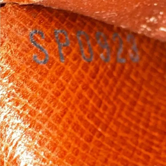 Louis Vuitton Vintage Monogram Compact Wallet SP0923 - Picture 5 of 16